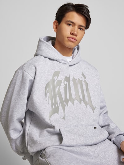 KARL KANI Hoodie mit Label-Print Hellgrau Melange 3