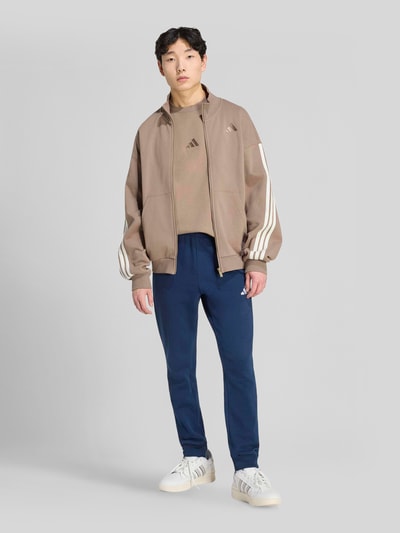 adidas Sportswear Regular Fit Trainingsjacke aus Baumwolle mit 3-Streifen-Design Beige 1