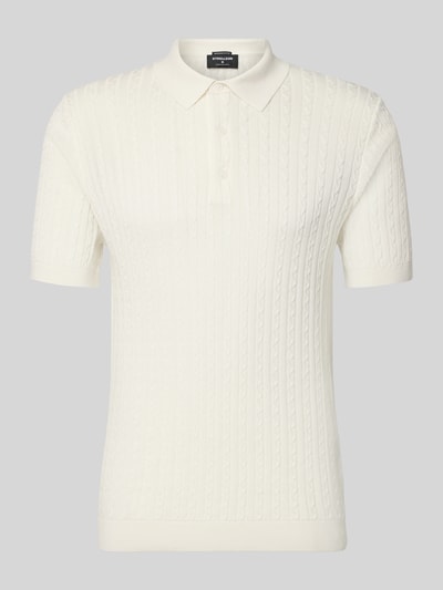 Produktfoto, Regular Fit Poloshirt aus reiner Baumwolle Modell 'ADRIAN-CA' von Strellson w kolorze kremowobiałym, faktura dzianinowa, wzór warkoczowy, kołnierzyk polo, krótkie rękawy