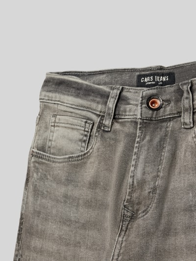 Produktfoto, Straight Fit Jeans mit Logo-Patch Modell 'Garwell' von CARS JEANS in Grau, 5-Pocket-Design, elastischer Baumwoll-Mix, Detailaufnahme