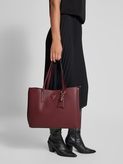 Guess Tote Bag mit Label-Anhänger Modell 'MERIDIAN' Bordeaux 1