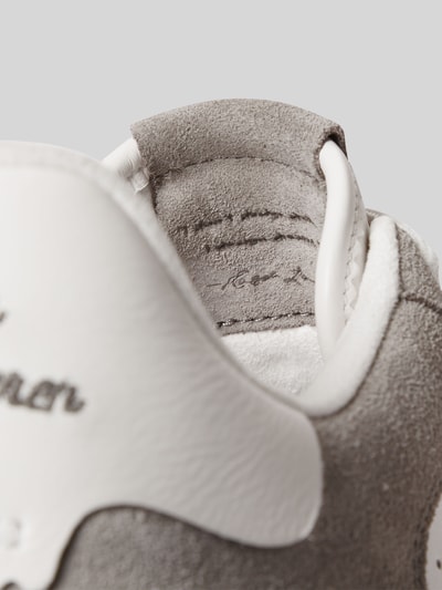 Produktfoto, Low Top Sneaker aus echtem Leder von Polo Ralph Lauren in Two Tone Optik mit strukturiertem Velours und Glattleder, Detailaufnahme