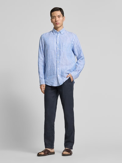 Christian Berg Men Regular Fit Leinenhemd mit Button-Down-Kragen Royal 1