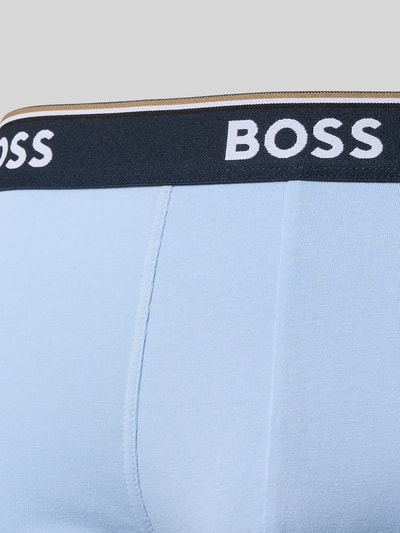 Produktfoto, Trunks aus Baumwoll-Mix im 3er-Pack Modell 'TRUNK 3P POWER' von BOSS, Optik: Unifarben, Skinny-Fit, Label-Schriftzug, elastischer Label-Bund, Multipack:3er-Pack, Materialverarbeitung: Stretch, glatte Textur, hellblauer Stoff mit kontrastfarbenem Bund.