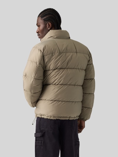 Levi's® Regular Fit Steppjacke mit Stehkragen Beige 5