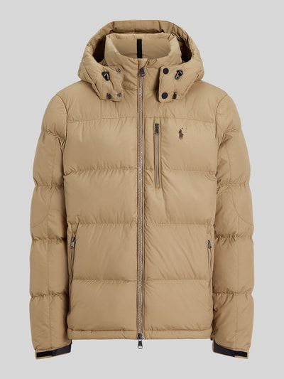 Produktfoto, beige Regular Fit Daunenjacke mit Logo-Stitching von Polo Ralph Lauren, glatte und gesteppte Textur, Herren Daunenjacke von Polo Ralph Lauren