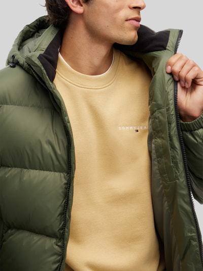 Tommy Jeans Relaxed Fit Daunenjacke mit Kapuze Oliv 6