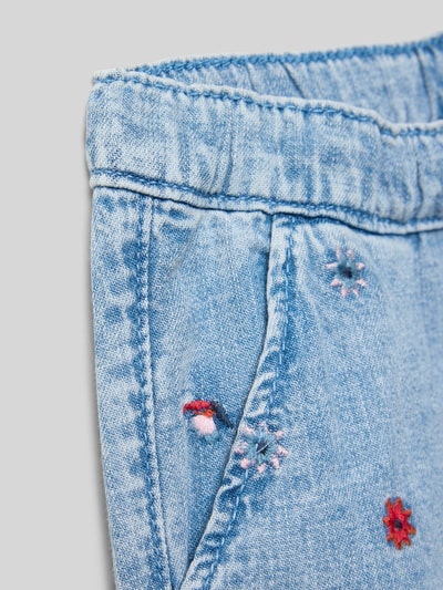Produktfoto, Regular Fit Bermuda aus reiner Baumwolle von s.Oliver RED LABEL, kinder, hellblauer Denim mit Stickerei und sichtbarer Struktur