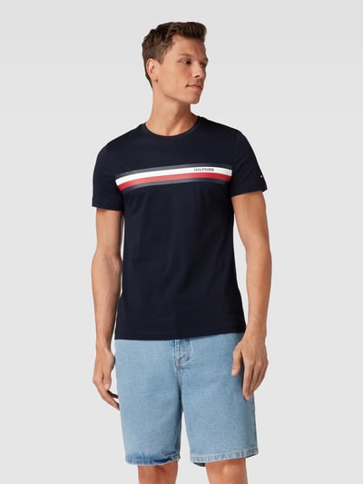 Tommy Hilfiger T-shirt o kroju slim fit z nadrukiem z logo Granatowy 4