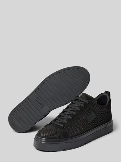 Produktfoto, Sneaker aus echtem Leder mit Strukturmuster von Antony Morato in Schwarz, abgerundete Passform, Logo-Detail, strukturierte Oberfläche, Absatzhöhe 4 cm, Schafthöhe 9 cm, Schaftweite 11 cm