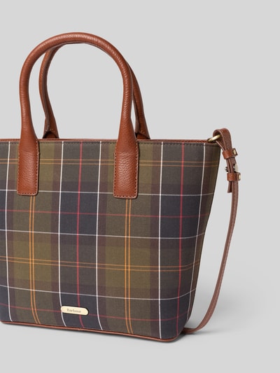Produktfoto, Henkeltasche mit Baumwoll-Anteil Modell 'BIRCH' von Barbour, kariertes Muster in Braun, Grün, Beige und Rot, glatte Textur