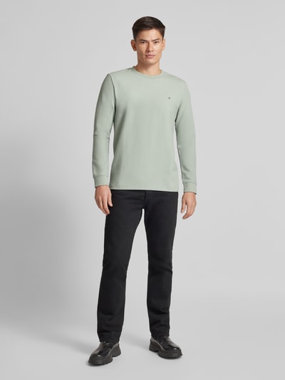 Christian Berg Men Longsleeve mit Label-Stitching Oliv 1