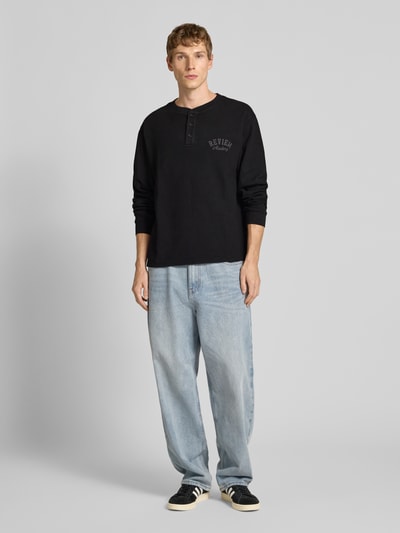 REVIEW Longsleeve mit Label-Stitching Black 1