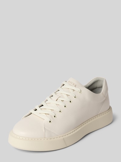 Produktfoto, Sneaker aus echtem Leder mit Logo-Detail Modell 'Sound' von DIGEL, biała skóra, zaokrąglony kształt, sznurowanie, wysokość obcasa 3 cm, wysokość cholewki 8 cm, szerokość w rozmiarze 44: 10 cm, neutralna faktura