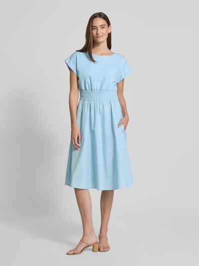 Christian Berg Woman Selection Knielanges Kleid mit Smok-Details Hellblau 4