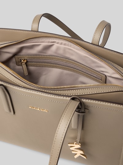 MICHAEL Michael Kors Handtasche mit Tragehenkeln Modell 'LAILA' Taupe 5