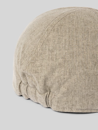 Produktfoto, Flat Cap aus Baumwoll-Leinen-Mix mit Label-Stitching von camel active, beige mit feiner Struktur, sichtbare Teilungsnähte.