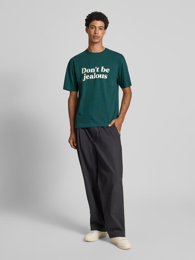 REVIEW T-Shirt mit geripptem Rundhalsausschnitt Dunkelgruen 1