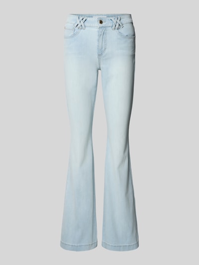 Produktfoto, Flared Fit Jeans im 5-Pocket-Design Modell 'Shakira' von Brax in hellem Blau, elastischer Baumwoll-Mix, strukturierte Oberfläche