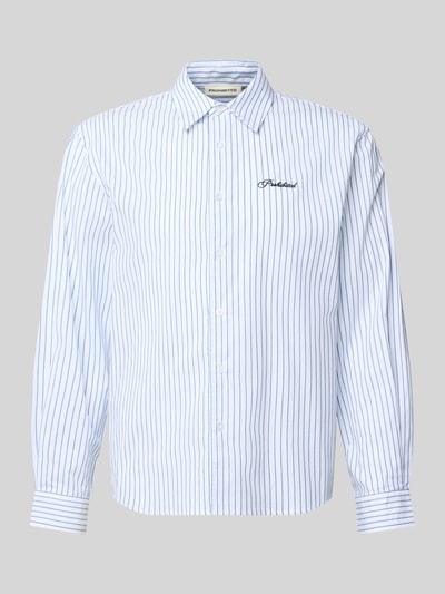 Produktfoto, Regular Fit Freizeithemd mit Kentkragen und Label-Stitching von PROHIBITED, Reine Baumwolle, Allover-Look, weiß-blau gestreift