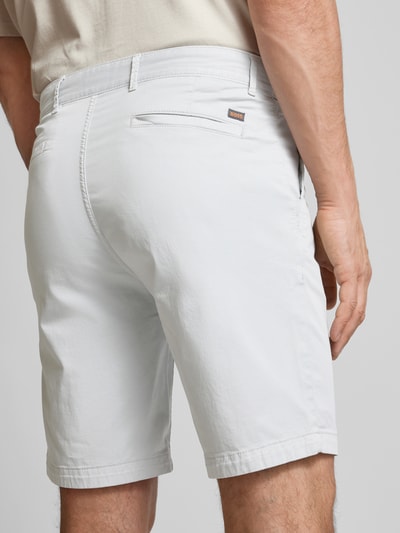 BOSS Orange Slim Fit Chinoshorts mit Gürtelschlaufen Hellgrau 3