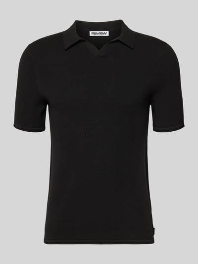 Produktfoto, Slim Fit Poloshirt mit Strukturmuster von REVIEW, czarny, bawełna, krój slim fit, wzór strukturalny, dekolt w serek, długość pleców 66 cm w rozmiarze M