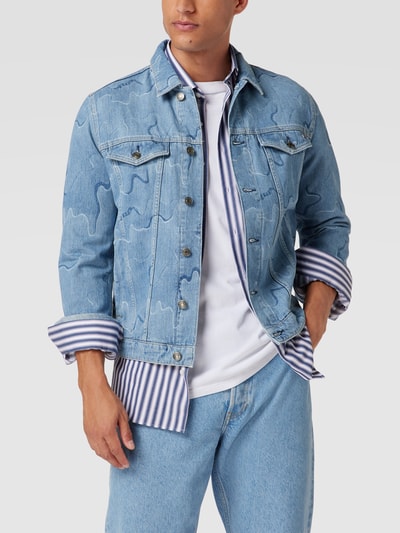 HUGO Kurtka jeansowa ze wzorem na całej powierzchni model ‘HUGO 078’ Jeansowy niebieski 4