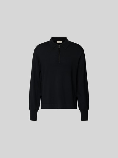 Produktfoto, Pullover aus reiner Lanawolle von Officine Générale in Schwarz, Regular-Fit, Polo-Kragen, Reißverschluss, elastische Ärmelabschlüsse, Rückenlänge bei Größe M 71 cm, glatte Textur