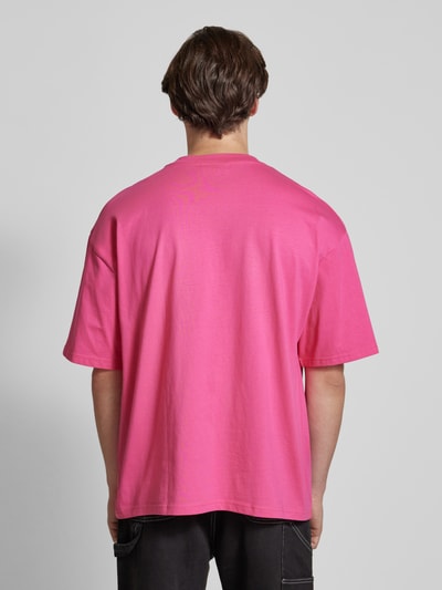 REVIEW Oversized T-shirt met labelprint Felroze - 5