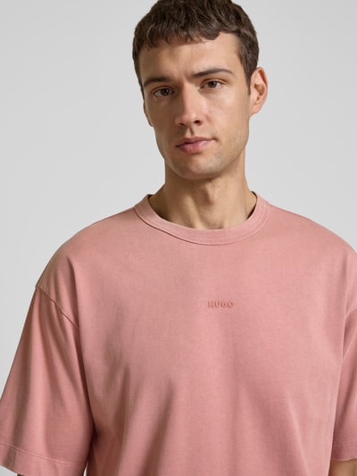 HUGO Oversized T-Shirt mit Rundhalsausschnitt Modell 'Docku' Lachs 3