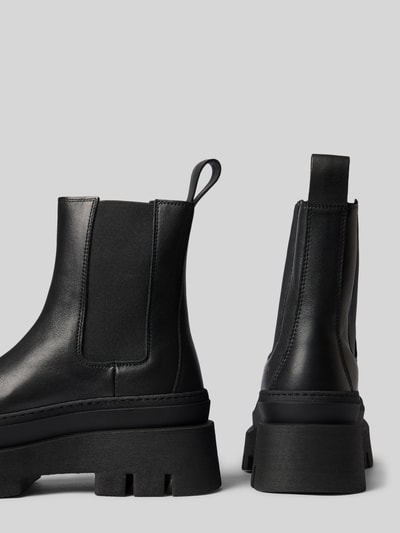 Produktfoto, Stiefel aus echtem Leder mit Logo-Detail von Copenhagen, schwarz, abgerundete Passform, profilierte Sohle, Damenmodell