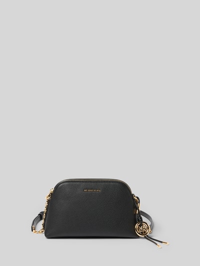 Productfoto, clutch uit echt leer met logodetail Model 'Freddie' van MICHAEL Michael Kors in zwart, Hoofdvak met ritssluiting, Breedte 25 cm, Lengte 15 cm, Diepte 9 cm, bandlengte schouderband 116 cm