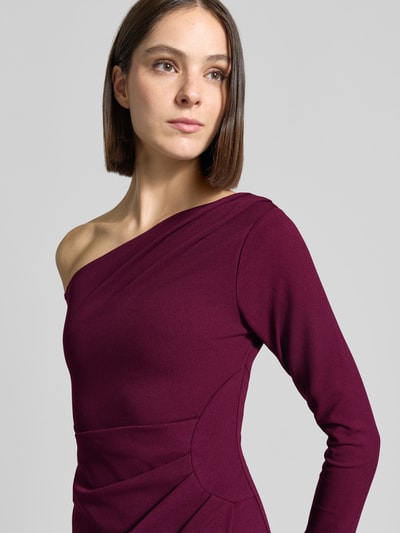 Lipsy Abendkleid im One-Shoulder-Look mit Gehschlitz Bordeaux 3