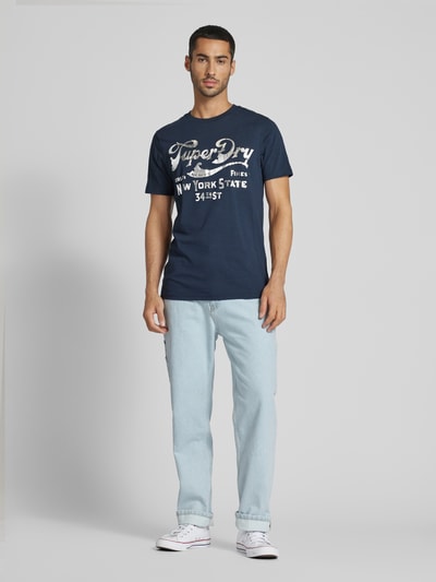 Superdry T-Shirt mit Label-Print Modell 'METALLIC WORKWEAR' Marine 1