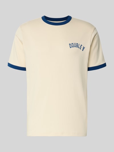 Produktfoto, T-Shirt mit Rundhalsausschnitt von Wood Wood, model 'Parker', bawełna, krój regular fit, kontrastowe paski, kolor kremowy z niebieskimi detalami, długość tyłu w rozmiarze M: 71 cm