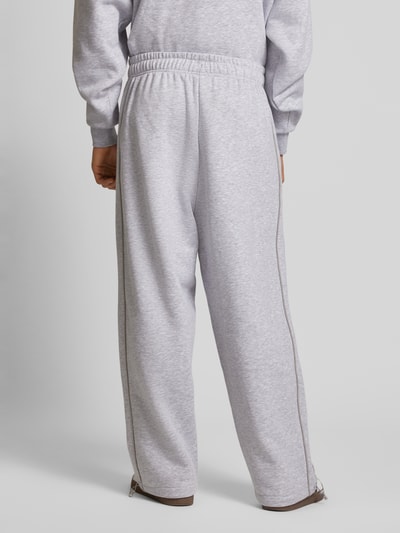 KARL KANI Wide Leg Sweatpants mit Label-Print Hellgrau Melange 5