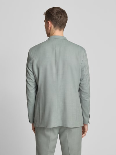 Männermodel trägt Slim Fit 2-Knopf-Sakko mit Pattentaschen Modell 'Grant' von Pierre Cardin, Schurwoll-Mix mit Stretch-Anteil, Ganzkörperansicht Rückansicht. Rückenlänge 74 cm, Schulterbreite 46 cm, Ärmellänge 65 cm.