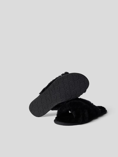 UGG Pantoletten mit Fellbesatz Schwarz 6