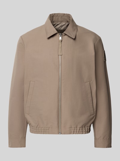 Produktfoto, Regular Fit Blouson mit Label Patch - Marc O'Polo × DFB Travel Collection von Marc O'Polo, Optik: Unifarben, Reißverschluss, Umlegekragen, Langarm, Manschette, Material: Baumwoll-Mix, seitliche Eingrifftaschen