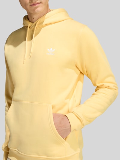 adidas Originals Hoodie aus Baumwoll-Mix mit Label Stitching Hellgelb 3