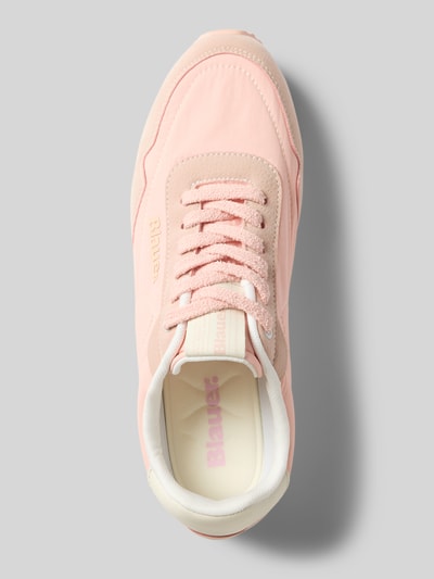 Produktfoto, Sneaker mit Logo-Detail Modell 'Swink' von Blauer USA, rosa Farbton, abgerundete Passform, Schnürverschluss, profilierte Sohle, Absatzhöhe 2 cm, Schafthöhe 8 cm, Schaftweite 9 cm, weiche Textur, Produktdetails sichtbar