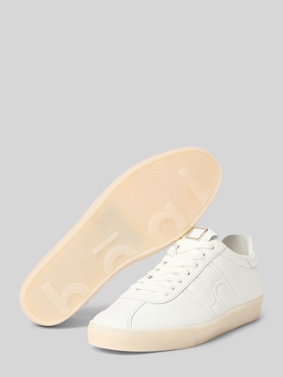 Produktfoto, Sneakersy 'Sneaker aus Leder mit Gummisohle' von Högl wykonane z naturalnej skóry, zaokrąglony czubek, wiązanie, gumowa podeszwa, wysokość obcasa w rozmiarze 40: 3 cm, wysokość cholewki w rozmiarze 40: 7 cm, szerokość w rozmiarze 40: 6 cm, białe i beżowe tony, gładka tekstura