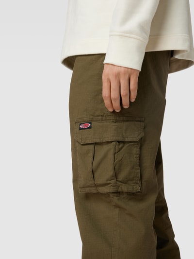 REVIEW Cargohose mit Label-Patch Oliv 3