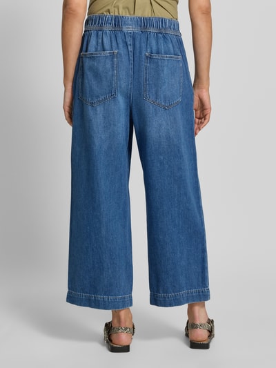 Vrouwenmodel draagt Culotte met bindegordel en achterzakken van Jake*s Casual, puur katoen, wide leg fit, elastische band, achteraanzicht volledige lichaamsopname