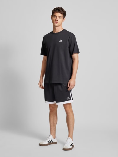 adidas Originals Szorty z dzianiny dresowej o kroju regular fit z wyhaftowanym logo model ‘Mockeylet’ Czarny 1