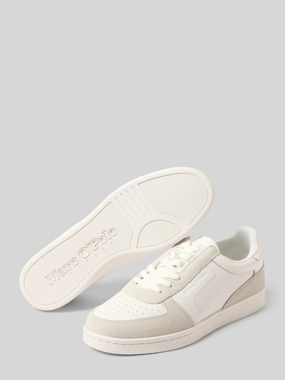 Productfoto, witte en beige sneakers van leer met gladde en suède texturen, Sneaker aus echtem Leder 'AGAR 3A' van Marc O'Polo, heren