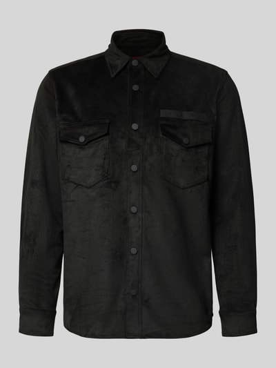 Produktfoto, schwarze Oversized Hemdjacke mit Logo-Stitching Modell 'Ekel' von HUGO, matte Knöpfe, samtartige Textur, Herren Hemdjacke von HUGO