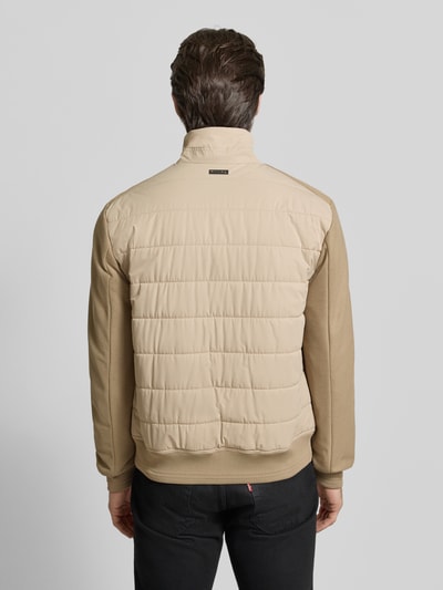 Christian Berg Men Regular Fit Steppjacke mit Stehkragen Beige 5