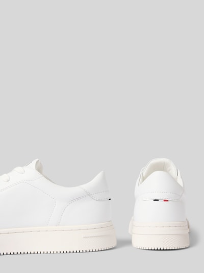 Produktfoto, Sneaker aus Leder mit Label-Detail Modell 'Julien' von HECHTER PARIS, weiß, Abgerundete-Spitze, Schnürung, Absatzhöhe 4 cm, Schafthöhe 8 cm, Schaftweite 10 cm