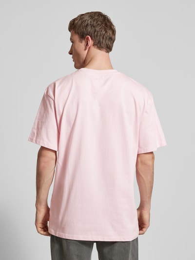 KARL KANI T-Shirt mit Label-Stitching Pink 5